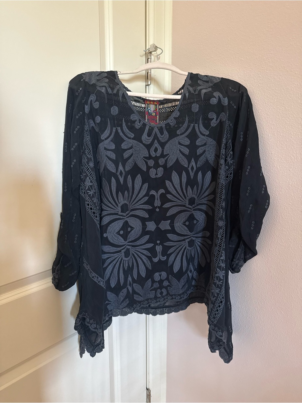 Johnny Was Black Embroidered Floral Sharkbite Tunic Top size small